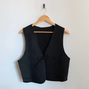 Amelia Sleeve Vest Black with White Thread L087