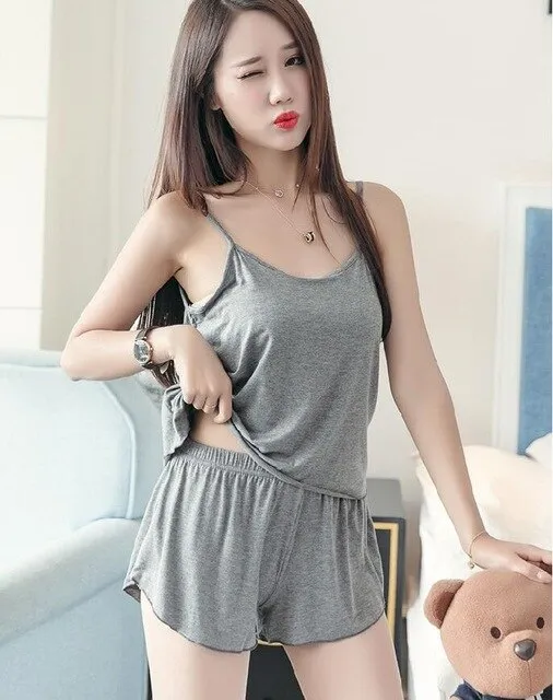 Spring and summer plus-size women's comfortable cotton pajamas with simple straps are worn at home in women's pajamas