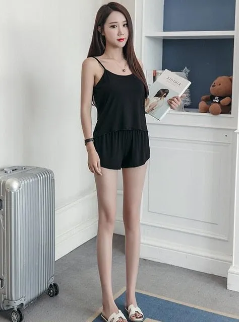 Spring and summer plus-size women's comfortable cotton pajamas with simple straps are worn at home in women's pajamas