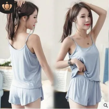 Spring and summer plus-size women's comfortable cotton pajamas with simple straps are worn at home in women's pajamas